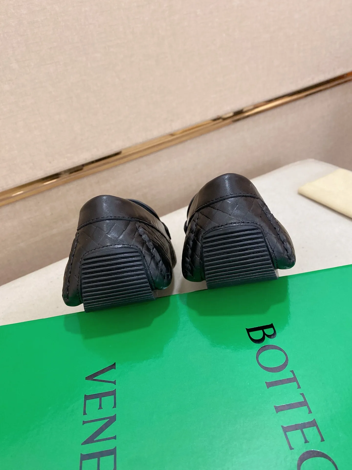 Men's Men's Shoes💰 420💰 (Niu Li + Niu Pad) [BV] The latest hot style‼ ️Casual men's shoes, uppers imported first-layer cowhide ➕Full imported cowhide lining✔️Exquisite workmanship, excellent foot feel, special rubber soles✔️, cool and fashionable, the latest fashion, fashionable outsole, hurry up. Code number: 38-44 (can be customized to 37.45, non-refundable)